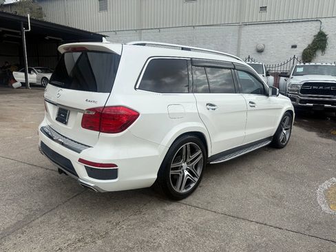 Used 2014 Mercedes-Benz GL 550 4MATIC image 4