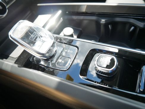 New 2026 Volvo XC60 B5 Plus w/ Protection Package Premier image 9