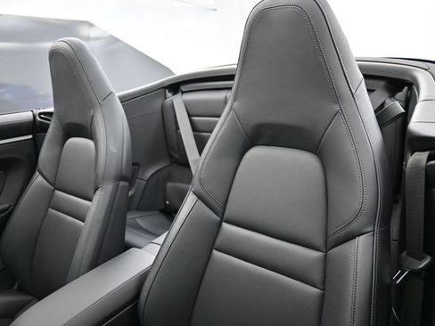 Used 2025 Porsche 911 Carrera image 6