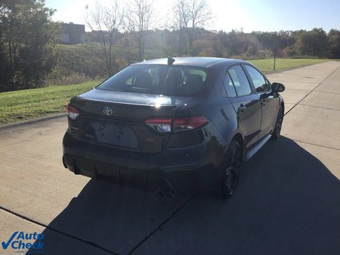 Used 2024 Toyota Corolla SE image 3