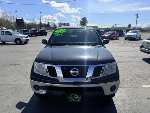 Used 2010 Nissan Frontier SE AWD/4WD image 3