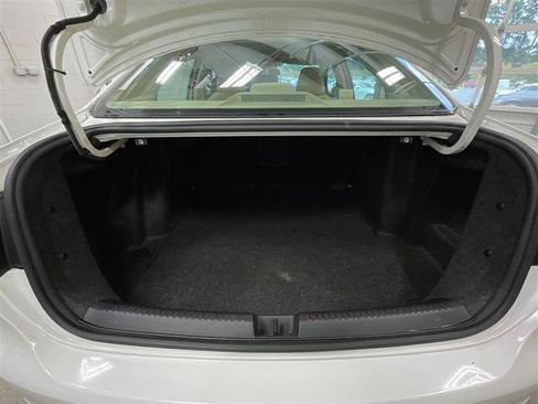 Used 2011 Volkswagen Jetta SE FWD image 21