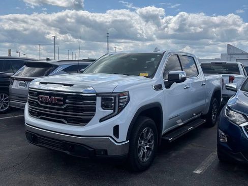 Used 2022 GMC Sierra 1500 SLT w/ SLT Convenience Package AWD/4WD image 1