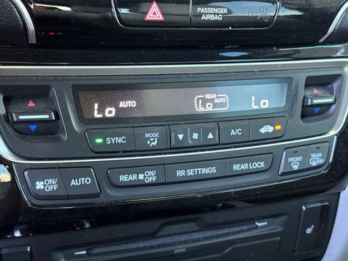 Used 2022 Honda Pilot Touring image 30