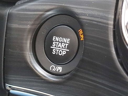 Used 2021 Jeep Grand Cherokee Limited w/ Premium Lighting Group image 26