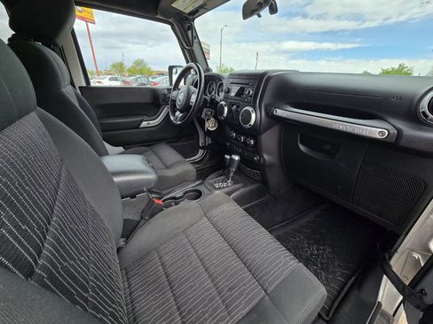 Used 2012 Jeep Wrangler Sahara w/ Connectivity Group AWD/4WD image 16