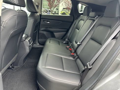 Used 2025 Nissan Murano SV AWD/4WD image 13