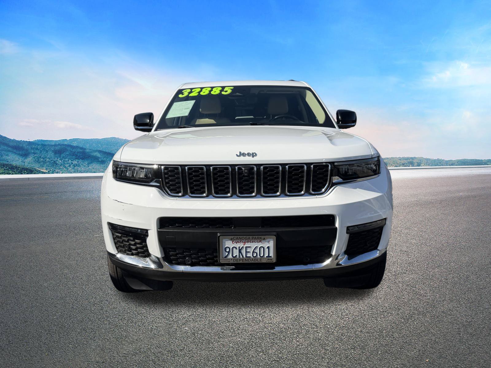 Used 2022 Jeep Grand Cherokee L Limited w/ Luxury Tech Group II RWD image 3