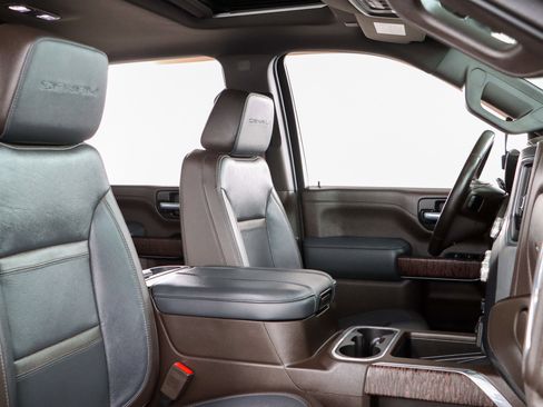 Used 2023 GMC Sierra 2500 Denali w/ Denali Ultimate Package image 31