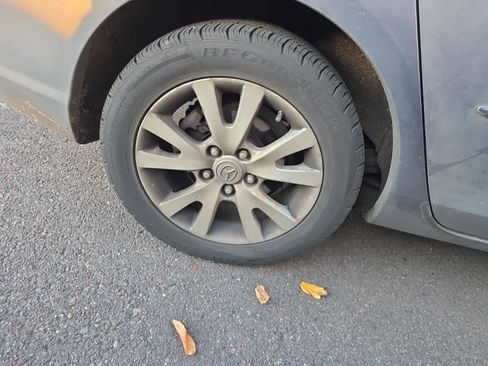 Used 2008 MAZDA MAZDA3 i Touring image 8