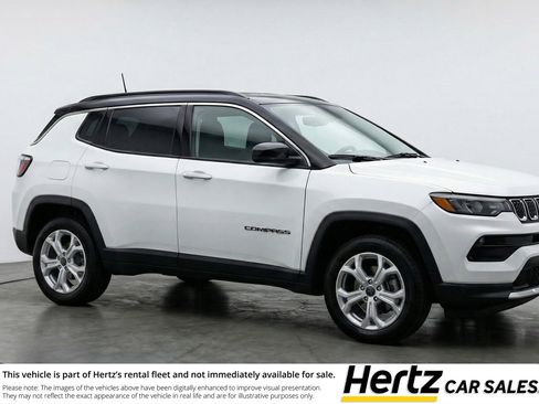 Used 2025 Jeep Compass Latitude image 1