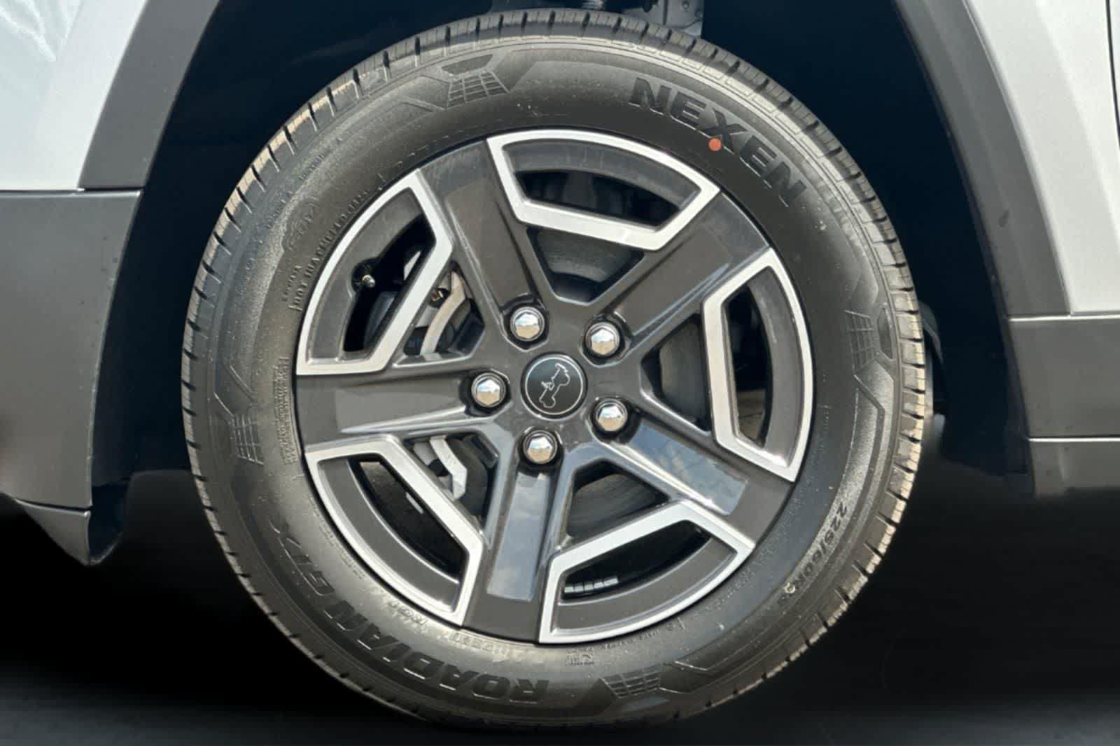 New 2026 Jeep Cherokee Laredo AWD/4WD image 30