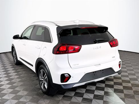 Certified 2022 Kia Niro LXS image 5
