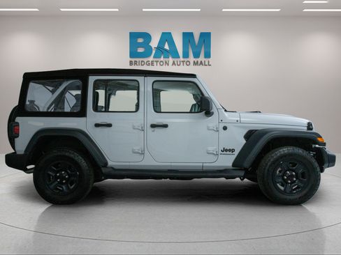 Used 2024 Jeep Wrangler Unlimited Sport AWD/4WD image 8