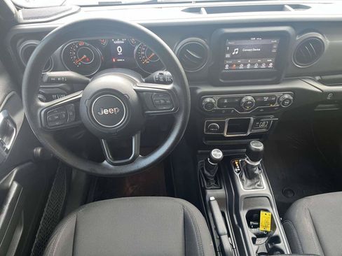 Used 2022 Jeep Wrangler Unlimited Sport AWD/4WD image 2