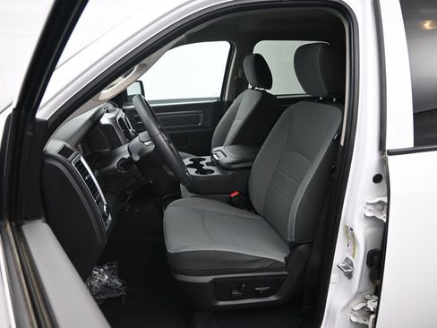 Used 2022 RAM 1500 Classic SLT AWD/4WD image 19