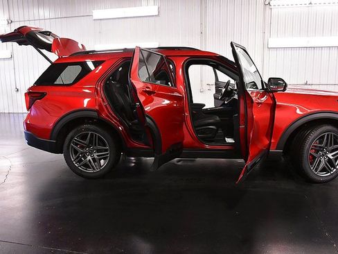 New 2026 Ford Explorer ST w/ Sun And Sound Package image 34