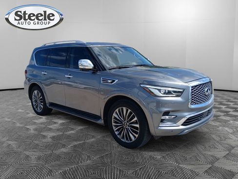 Used 2018 INFINITI QX80 2WD w/ Deluxe Technology Package image 3