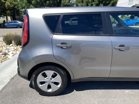 Used 2016 Kia Soul FWD image 6
