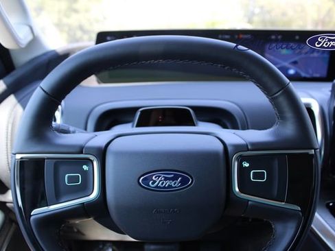 New 2025 Ford Expedition Max Platinum image 18