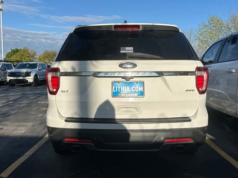 Used 2018 Ford Explorer XLT AWD/4WD image 5