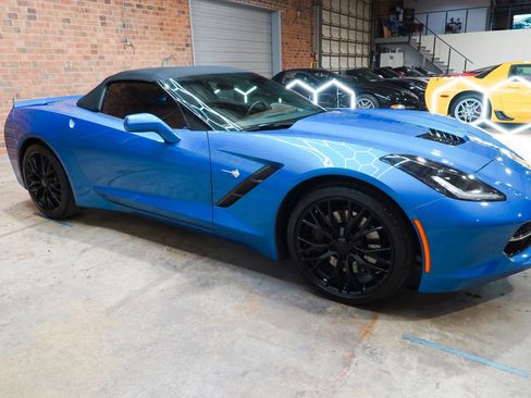 Used 2014 Chevrolet Corvette Stingray Convertible w/ 3LT Preferred Equipment Group RWD image 2