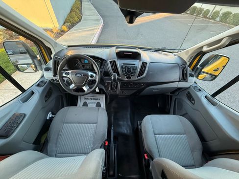 Used 2019 Ford Transit 250 148 High Roof Extended image 12