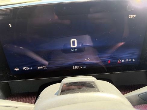 Used 2024 Chevrolet Traverse RS AWD/4WD image 23