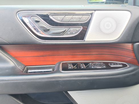 Used 2021 Lincoln Navigator Reserve w/ Luxury Package AWD/4WD image 10