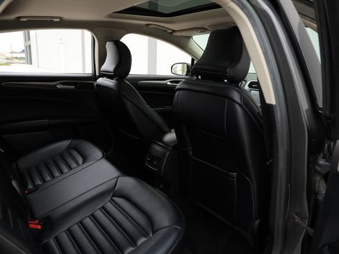 Used 2019 Ford Fusion SEL FWD image 22