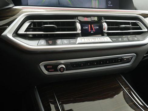 Used 2020 BMW X5 xDrive40i w/ Premium Package AWD/4WD image 19