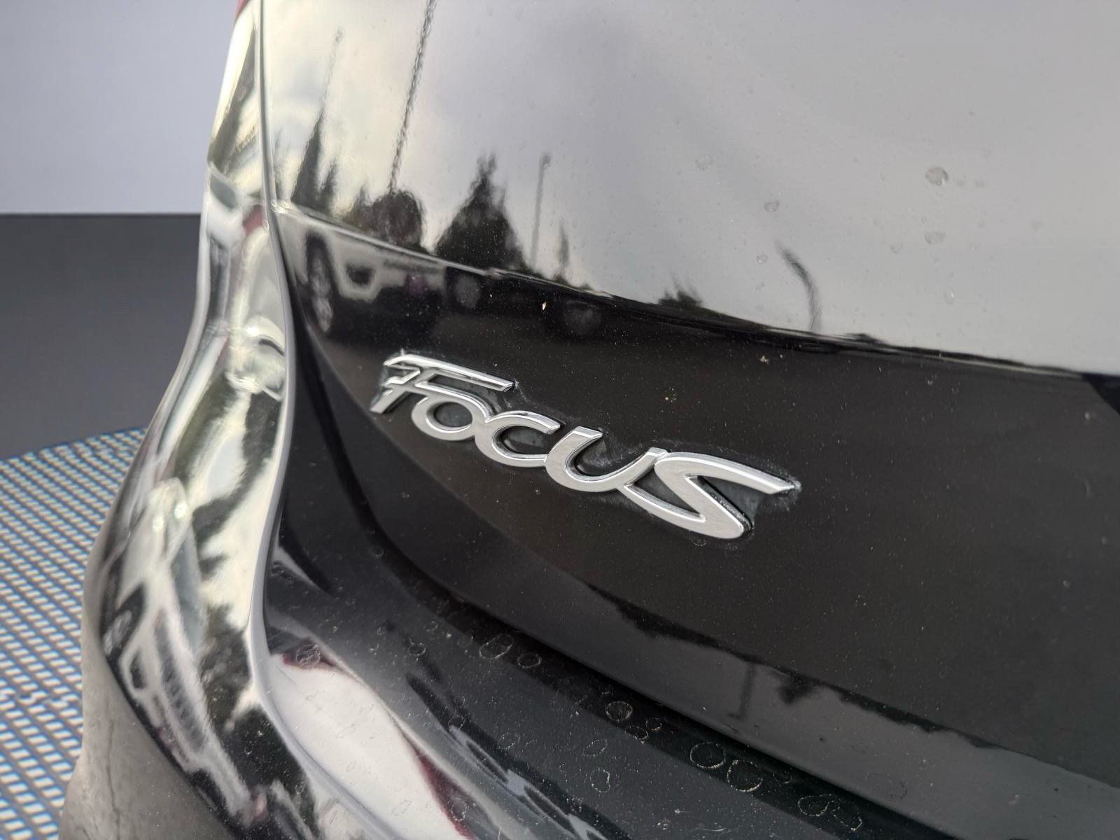 Used 2017 Ford Focus ST w/ Equipment Group 402A FWD image 6