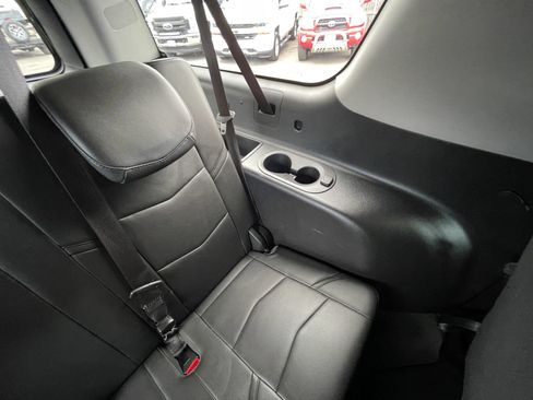 Used 2016 Cadillac Escalade ESV Luxury AWD/4WD image 33