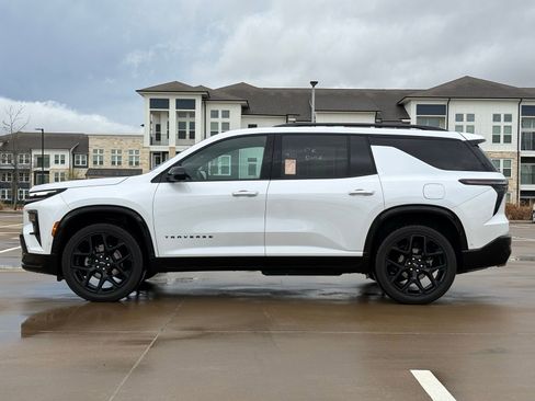 Used 2024 Chevrolet Traverse RS w/ LPO, Floor Liner Package image 4