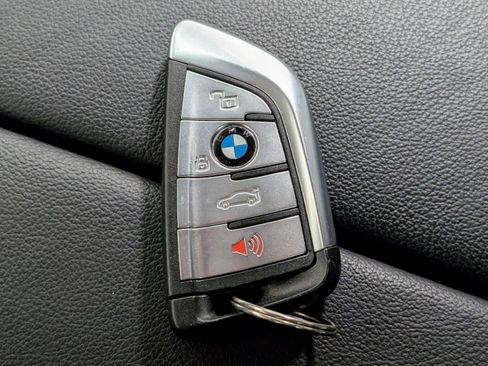 Used 2022 BMW X5 M50i w/ Premium Package image 44