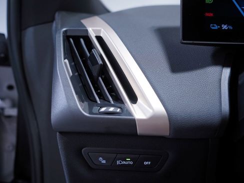 Used 2026 BMW iX xDrive60 image 17