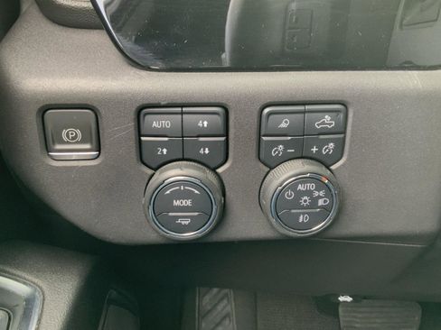 Used 2023 Chevrolet Silverado 1500 High Country image 37