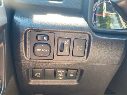 Used 2024 Toyota 4Runner Limited AWD/4WD image 25