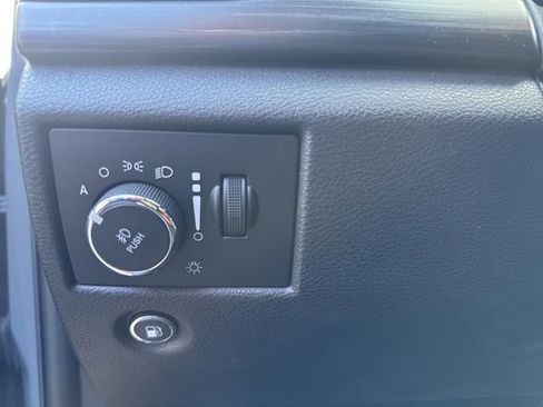 Used 2020 Jeep Grand Cherokee Altitude AWD/4WD image 17