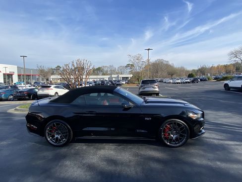 Used 2017 Ford Mustang GT Premium w/ Equipment Group 401A image 7