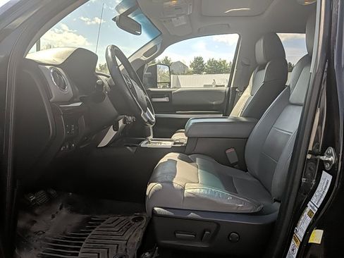 Used 2014 Toyota Tundra Limited w/ Limited Premium Package image 10
