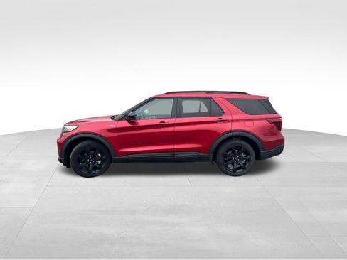 Used 2024 Ford Explorer ST-Line w/ Class IV Trailer Tow Package AWD/4WD image 3