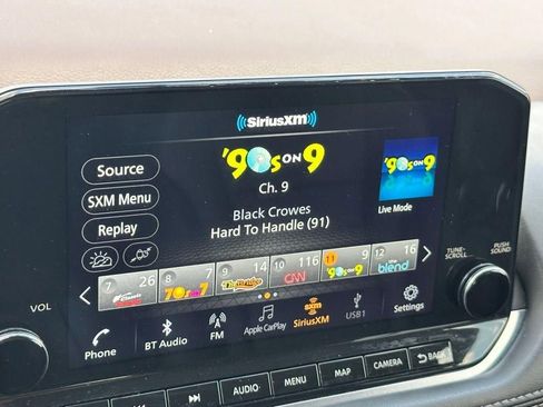 Used 2023 Nissan Rogue SL w/ SL Premium Package image 14