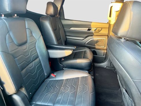 Used 2022 Kia Telluride SX w/ SX Prestige Package image 30