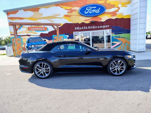 Used 2017 Ford Mustang GT Premium w/ Equipment Group 401A RWD image 8