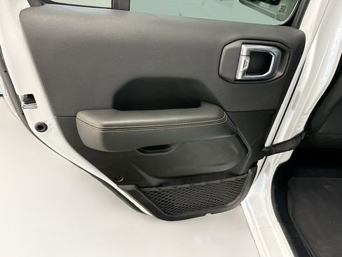 Used 2025 Jeep Wrangler Sahara image 26