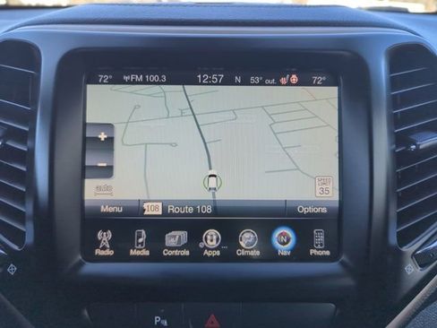 Used 2018 Jeep Cherokee Limited image 24