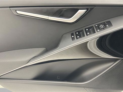 Used 2024 Kia Niro Wind w/ Wind Preserve Package FWD image 13