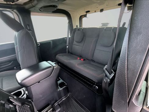 Used 2020 Jeep Wrangler Rubicon AWD/4WD image 12