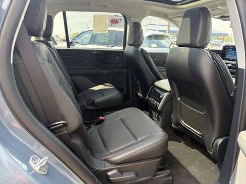 New 2026 Lincoln Aviator AWD image 8